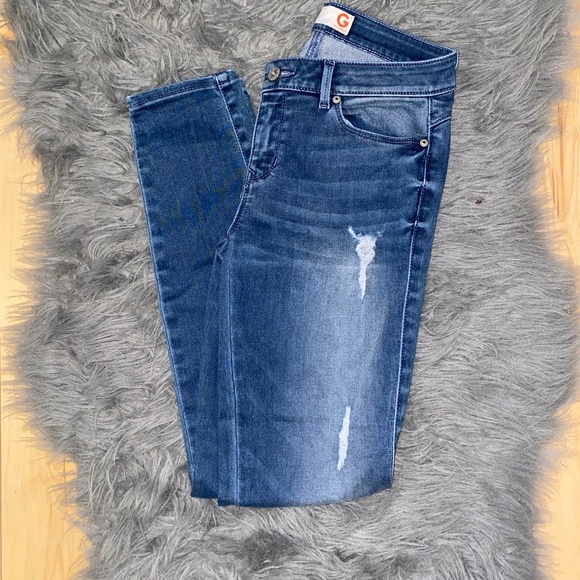 💙CLEAROUT💙 Guess Jeans - Picture 3 of 3